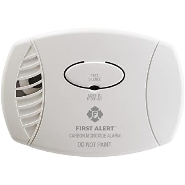 First Alert 1039734 Fat Plug-in Carbon Monoxide Alarm with Battery Backup, 8.50"